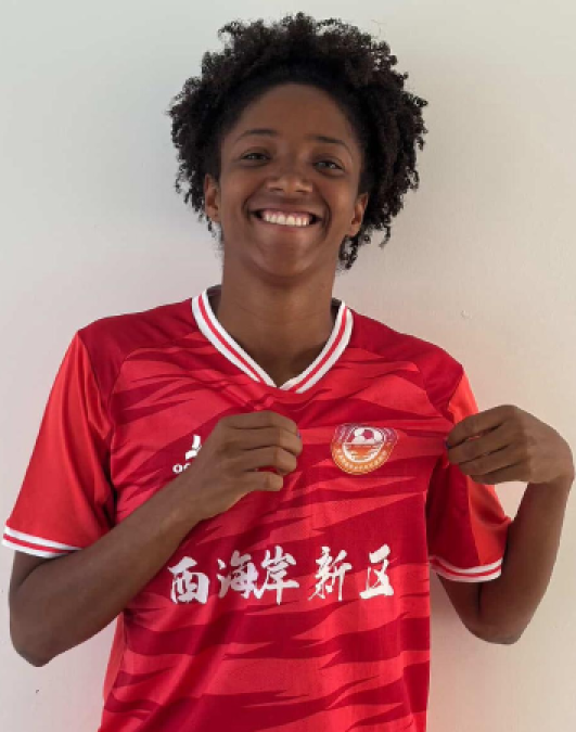 Thuany Gomes<h5>Forward / Winger</h5>